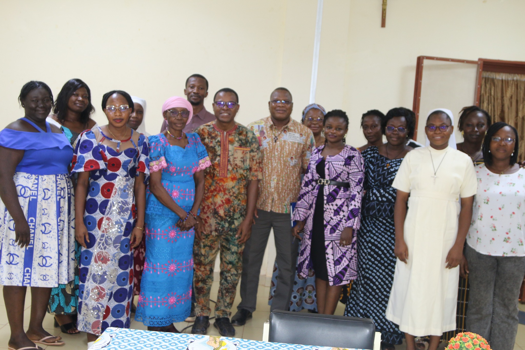 𝐑𝐞𝐧𝐟𝐨𝐫𝐜𝐞𝐦𝐞𝐧𝐭 𝐝𝐞𝐬 𝐜𝐚𝐩𝐚𝐜𝐢𝐭𝐞́𝐬 𝐝𝐞𝐬 𝐜𝐨𝐦𝐩𝐭𝐚𝐛𝐥𝐞𝐬 𝐝𝐞𝐬 𝐃𝐃𝐄𝐂 𝐬𝐮𝐫 𝐥𝐚 𝐠𝐞𝐬𝐭𝐢𝐨𝐧 𝐝𝐞𝐬 𝐟𝐫𝐚𝐢𝐬 𝐝𝐞 𝐬𝐜𝐨𝐥𝐚𝐫𝐢𝐭𝐞́