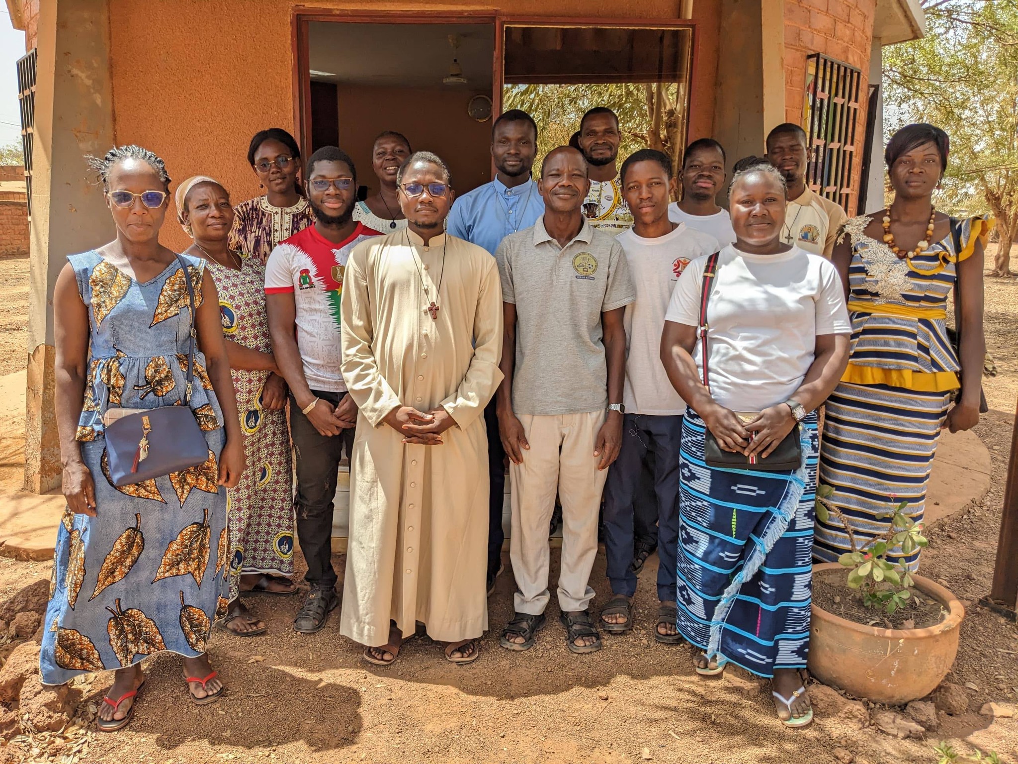 𝐃𝐃𝐄𝐂 𝐝𝐞 𝐃𝐞́𝐝𝐨𝐮𝐠𝐨𝐮 : 𝐥𝐞𝐬 𝐞𝐧𝐬𝐞𝐢𝐠𝐧𝐚𝐧𝐭𝐬 𝐝𝐞 𝐒𝐚𝐢𝐧𝐭 𝐁𝐞𝐧𝐨𝐢𝐭 𝐝𝐞 𝐁𝐨𝐫𝐨𝐦𝐨 𝐞𝐧 𝐫𝐞́𝐜𝐨𝐥𝐥𝐞𝐜𝐭𝐢𝐨𝐧, 𝐞𝐧𝐭𝐫𝐞 𝐟𝐨𝐢 𝐞𝐭 𝐦𝐢𝐬𝐬𝐢𝐨𝐧 𝐞́𝐝𝐮𝐜𝐚𝐭𝐢𝐯𝐞